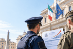 Aumento stipendio Polizia e Forze Armate